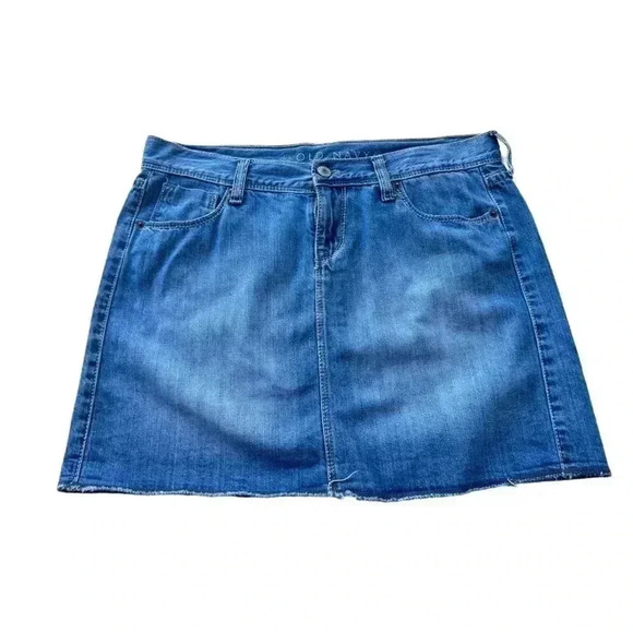 Women’s Old Navy Light Wash Denim mini skirt•Size 6•Preowned Great Condition• - Picture 7 of 9